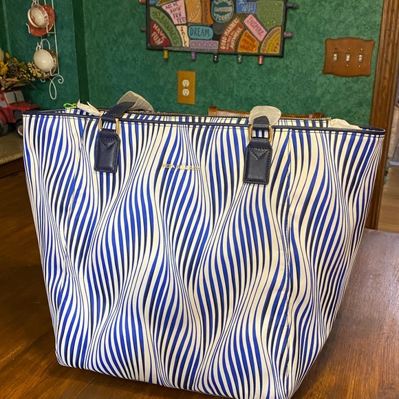 NWT VERA BRADLEY ELLA TOTE -STREETERVILLE BLUE WHITE WAVY LARGE STRIPED BAG/TOTE - Picture 6 of 9